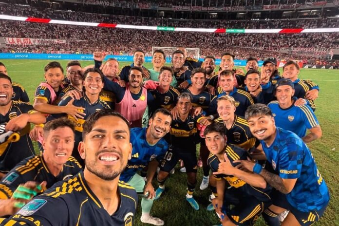La selfie de Boca en el campo del Monumental, después del 1 a 0 sobre River