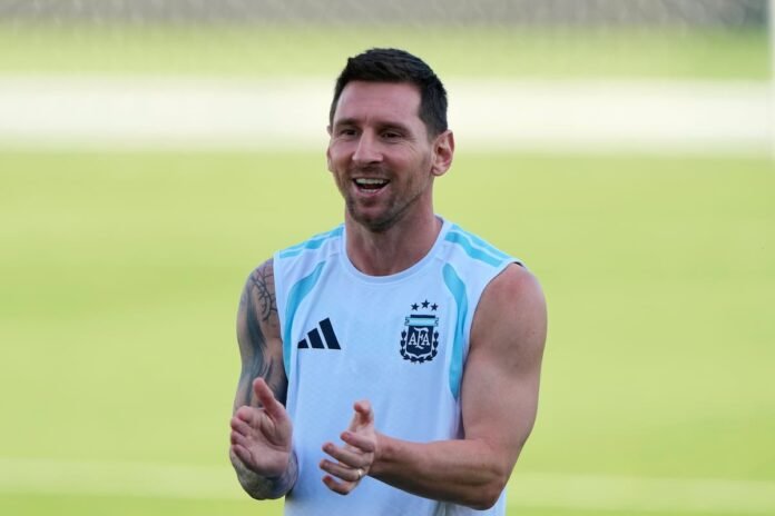 Lionel Messi en el último entrenamiento de la selección antes del partido con Suiza