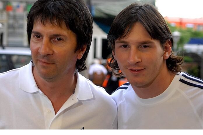 La Pulga junto a Jorge Messi, su padre