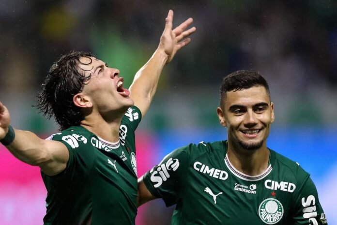 La alegría de Giay tras convertir uno de sus dos goles